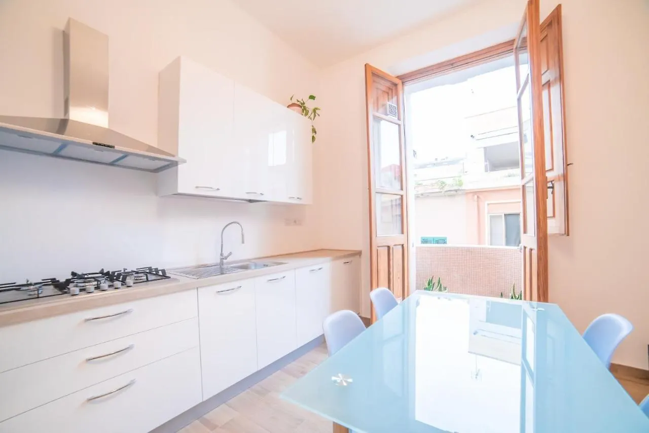 Minimalist Chic A Villanova 3Bdr - 2Bth - Wifi Cagliari